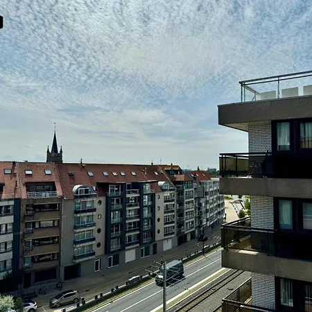 Apartment Ruim Met 3 Slaapkamers Naast Het *