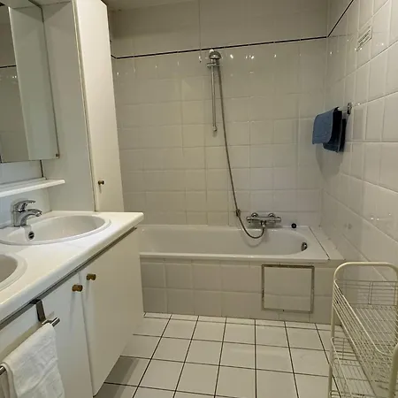 Ruim Met 3 Slaapkamers Naast Het